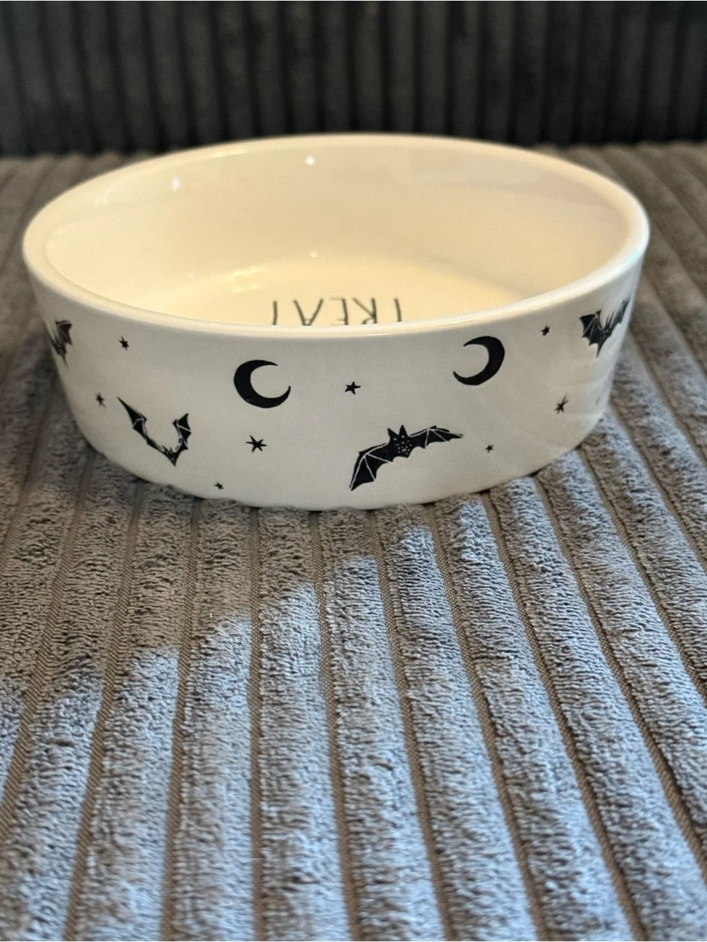Rae Dunn White Ceramic Cat 🐈‍⬛ Bowl w/ Halloween Pattern ‘Trick Or Treat’ NWT